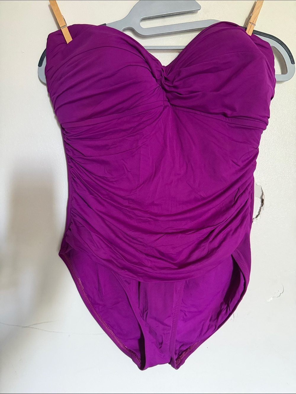 La Blanca Strapless Ruched One-Piece Swimsuit in Vibrant Magenta size 14